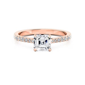 Anillo de compromiso de oro macizo de 14 quilates con diamante cultivado en laboratorio con corte Asscher certificado, calidad E-VS2, 0.85 quilates en total, sobre una banda de diamantes. - Product Image 3
