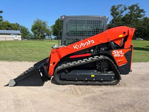 Cargadora de orugas Kubota SVL65-2 usada con cucharón para construcción agrícola - Product Image 4