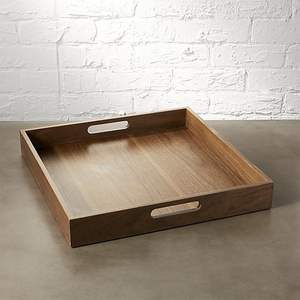 Plateau de service en bois fait à la main avec poignées solides et durables pour une utilisation fonctionnelle dans les hôtels ou les restaurants. - Product Image 4