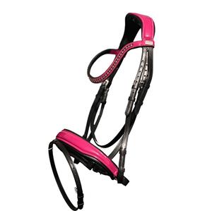 Brida anatómica de caballo rosa con riendas antideslizantes Material de charol metálico - Product Image 1