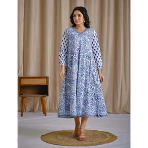 Robe Anarkali blanche en coton et soie imprimée à la main, style ethnique indien, idéale pour les fêtes, à prix abordable - Product Image 3