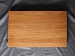 Planche à découper en bois de haute qualité avec couteau en acier inoxydable pour un service élégant - Product Image 3