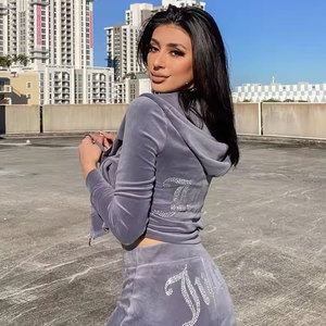 Conjunto de Sudadera con Capucha de Terciopelo con Pedrería para Mujer, Chándal de Terciopelo Grueso y Suave con Detalles de Cristales Brillantes para Ropa Urbana de Primera Calidad - Product Image 3