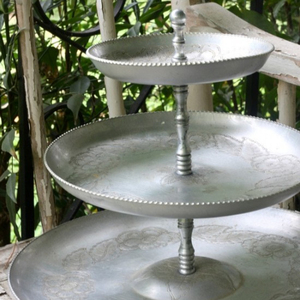 Decoración DE BODA Vajilla Soporte para pasteles Gran calidad Diseño atractivo Soporte de aluminio para pasteles y postres de 3 niveles - Product Image 4