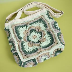 Bolso Cuadrado Pequeño de Ganchillo Estilo Bohemio para Niña, Tejido a Mano con Hilo 100% Algodón de Leche, Accesorio de Moda Estilo Granny Square - Product Image 2