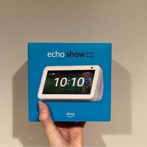 ลำโพงอัจฉริยะ Echo <span class=keywords><strong>Dot</strong></span> Show พร้อมหน้าจอสัมผัส รองรับการโทรแบบวิดีโอ ไร้สาย ใช้พลังงานแบตเตอรี่ กันน้ำ - Product Image 3