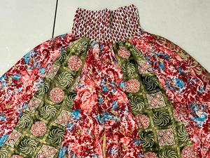 กางเกงขาบานผ้าไหมสำหรับผู้หญิงกางเกงขาบานเย็บปะติดปะต่อกันชั้นโบฮีเมียนขากว้างพิมพ์ลายดอกไม้กางเกงชั้นผ้าไหม - Product Image 2