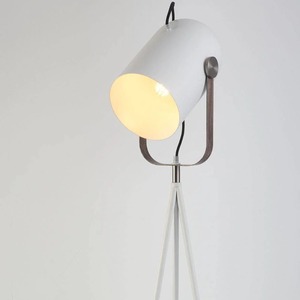 Lámpara de pie de estudio blanca perfecta para la configuración de estudio, dormitorio, salón, oficina y se puede utilizar como iluminación de pantalla creativa de la India - Product Image 2