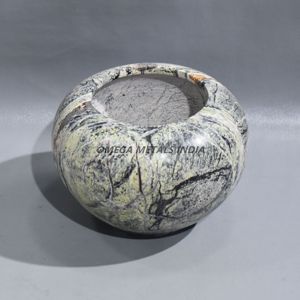 Vase en métal fait main haut de gamme avec finition en pierre abstraite unique et forme de globe pour une décoration intérieure et extérieure élégante - Product Image 5