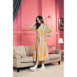 Bata de Playa Mellow Yellow 100% Algodón Cambric 60x60 con Manga Murciélago y Cuello en V, Ajuste Holgado - Product Image 1