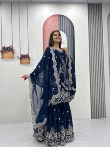 Conjunto de traje Sarara de georgette azul marino con bordados elaborados y dupatta, vestido largo de diseñador indio-pakistaní para fiesta, para mujer. - Product Image 3
