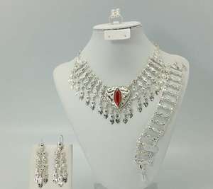 ชุดเครื่องประดับแฟชั่นดูไบวินเทจชุบทอง24K ประกอบด้วยสร้อยคอต่างหูกำไลข้อมือ-วัสดุทองแดงเพชรเยอรมัน - Product Image 2