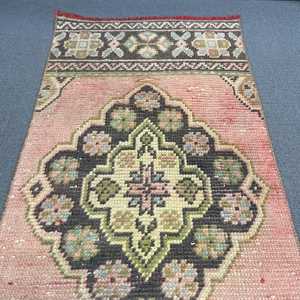 พรมวินเทจ ขนาด 1.7x10.9 ฟุต สีแดงเขียวลายทาง พรมขนสัตว์ตุรกี - Product Image 4