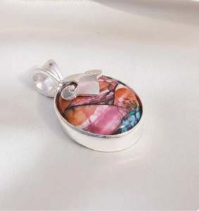 Colgante de Turquesa Rosa Natural con Cobre y Plata de Ley 925, Colgante Hecho a Mano con Diseño Único - Product Image 1