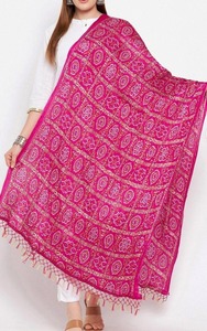 Dupatta en soie Bandhani multicolore, écharpe tie-dye assortie pour Diwali, Lohri, Eid, Bandhej, Gota Patti, Chunri, anniversaire, Navratri, cadeau - Product Image 5