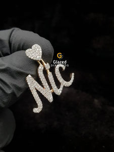 Pendentif Hip Hop exclusif en or blanc 10kt avec lettre personnalisée glacé avec diamants Moissanite VVs taille ronde pour unisexe - Product Image 2