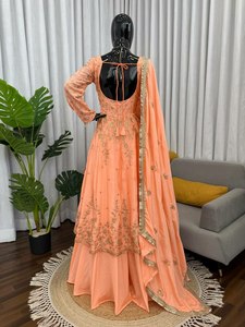 ชุดเดรส Anarkali ผ้าไหมชีนอนแท้ 100% ดีไซน์หรูหรา ประดับด้วยงานปักและเลื่อมหลากหลายแบบ สำหรับงานปาร์ตี้และงานพิธีต่างๆ - Product Image 3