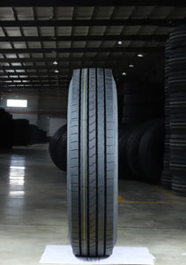 Pneu de camion lourd, pneu radial commercial, motif de bande de roulement profond pour le transport longue distance - Product Image 5