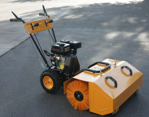 เครื่องกวาดหิมะพร้อมเครื่องยนต์และแปรงสำหรับใช้งานกลางแจ้ง - Product Image 4