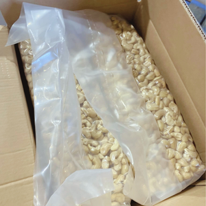 Nueces de Anacardo de Marca Privada en Envases Personalizados W180 W240 W320 Kaju Badam SANTIGO Nueces de Anacardo Secas de Primera Calidad - Product Image 1