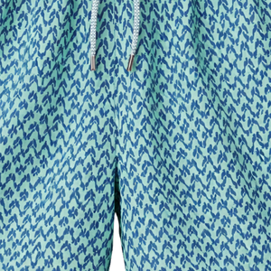 Shorts de bain recyclés pour hommes, motif inspiré du perroquet vert, séchage rapide, avec taille élastique et poches à cordon - Product Image 3