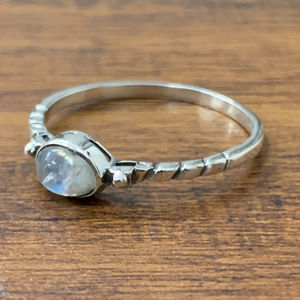 Anillo de compromiso ajustable de 1.4 gramos chapado en oro y rodio con piedra lunar y diamante talla Asscher con engaste de bisel, certificado 18K - Product Image 1