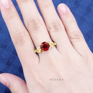 Anillo de compromiso de plata 925 de rubí cultivado en laboratorio de corte redondo, diseño de hoja de estilo británico, anillo hecho a mano, opción de reemplazo de piedras preciosas - Product Image 6