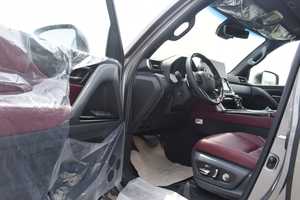 LEXUS LX600 2025 Usado, Motor Diésel V6 de 3.3L, Doble Turbo, 301HP/4000RPM, 6 Cilindros, 7 Asientos, Transmisión Automática de 10 Velocidades - Product Image 4