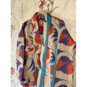 Veste Kantha P-3 vintage réversible matelassée taille XL légère en cuir avec logo personnalisé style bohème patchwork pour le printemps et l'automne - Product Image 2
