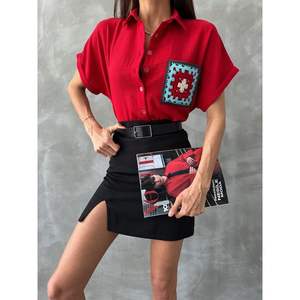 Chemisiers et chemises pour femmes Topshow, à fleurs rouges, avec poche, vente en gros - Product Image 2