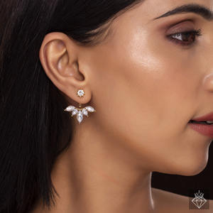 ต่างหูสตั๊ดชุบทองป้องกันการเสื่อมเสียของนักออกแบบ Prao เครื่องประดับแฟชั่นทำด้วยมือสำหรับผู้หญิงจำนวนมาก - Product Image 1