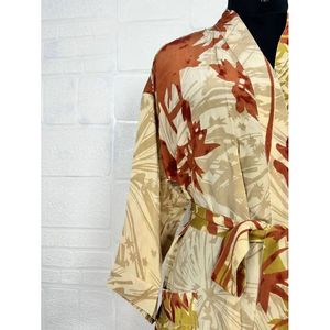Kimono Vintage de Seda Crepé, Bata Suave y Cómoda, Ropa de Dormir Ligera y Lujosa, Regalo Perfecto para Mujer, Ropa de Dormir Tejida con Detalles Sensuales - Product Image 3