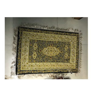 Tapis bijou décoratif avec fil Zari Idéal pour les thèmes du patrimoine, les intérieurs de maison et les occasions de cadeaux - Product Image 1