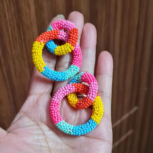 Jstar ต่างหูลูกปัดพลาสติกทรงกลมทำด้วยมือของผู้หญิงหลายสีสไตล์อินเทรนด์สำหรับงานแต่งงานโดยงานฝีมือ - Product Image 5