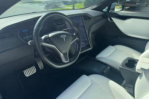 Tesla Model S Performance 2025, Impecable y Perfectamente Cuidado - Product Image 5
