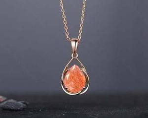 Proveedor Mayorista de Collares con Colgante de Piedra Solar Natural HOC, Fabricación de Joyería con Colgante Chapado en Oro y Latón para Mujer - Product Image 1