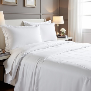 Literie de luxe Housse de couette Double taille Polycoton Résistant aux plis Satin Stripe avec ourlet français Design 210X230 cm - Product Image 1