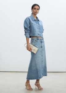 <b>Women</b>’s Relaxed Fit Denim <b>Jacket</b> Wholesale Supplier with Soft Washed Fabric, Stylish <b>Utility</b> Pockets and Modern Casual - Product Image 2
