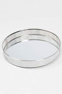 Plateau classique en métal et miroir alliant élégance intemporelle à une fonction pratique de service et de présentation - Product Image 6