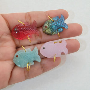 Colgantes de Peces de Labradorita Tallados a Mano |   Dijes de Piedra Natural para la Fabricación de Joyería al por Mayor - Product Image 4