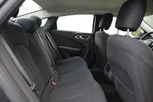UTILISÉ LHD/RHD 2016 CHRYSLER 200 LX - Product Image 3