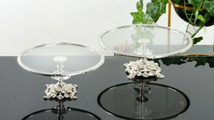 Soporte de pastel de metal y vidrio redondo con acabado dorado de lujo Exhibición de postres elegante para recepción de bodas Exhibición de cumpleaños y eventos - Product Image 3