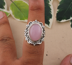 แหวนเงินสเตอร์ลิงพร้อมโรสควอตซ์ธรรมชาติแหวนเงินลายออกซิไดซ์แหวนเงินแหวนอัญมณีที่ได้รับแรงบันดาลใจจากวินเทจ - Product Image 5