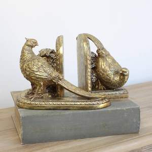 Sujetalibros metálicos clásicos diseñados para soportar libros pesados en bibliotecas, espacios de trabajo y estanterías organizadas para el hogar. - Product Image 5