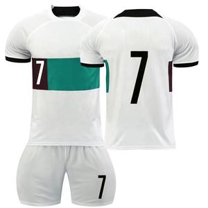 Secado rápido Precio al por mayor Nuevo diseño caliente Conjunto completo Ropa de fútbol para hombres Jersey Uniforme Transpirable Sublimado Conjunto juvenil - Product Image 1