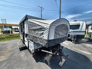 Vendedor Verificado, Autocaravana Usada 2019, Modelo C-o-a-c-h-m-e-n Clipper Classic 1285SST de Alto Rendimiento, Disponible para la Venta - Product Image 5