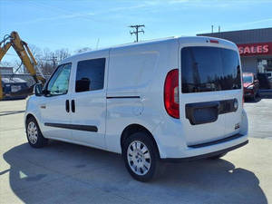 Auto Usado de Calidad a Precio Accesible, R-A-M Pro 2019, Volante a la Izquierda - Product Image 4