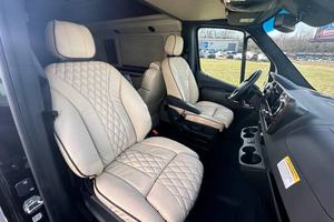 Mercedes-Benz Sprinter 3500XD 2021 EXTREMADAMENTE LIMPIA, Camioneta de Lujo, Motor Turbodiésel V6, Lista para Entrega - Product Image 4