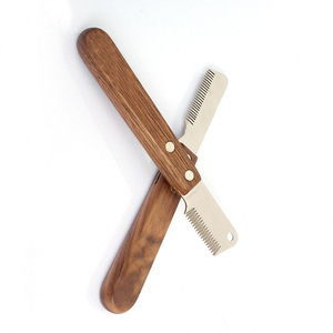 Cuchillo para pelar mascotas de acero inoxidable y madera duradero, herramienta reutilizable para quitar el pelo para animales pequeños y conejos - Product Image 3