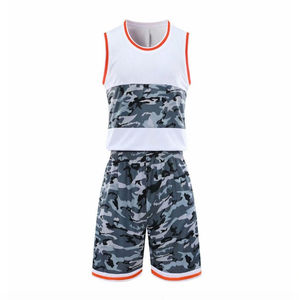 Uniforme de basket-ball pour hommes respirant et doux au toucher, fabriqué avec un matériau respirant qui offre un confort en action - Product Image 2